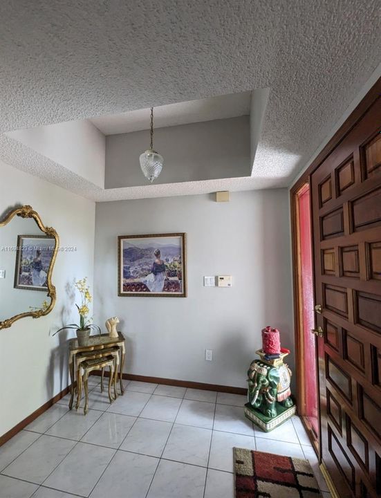 En Venta: $750,000 (4 camas, 2 baños, 2136 Pies cuadrados)