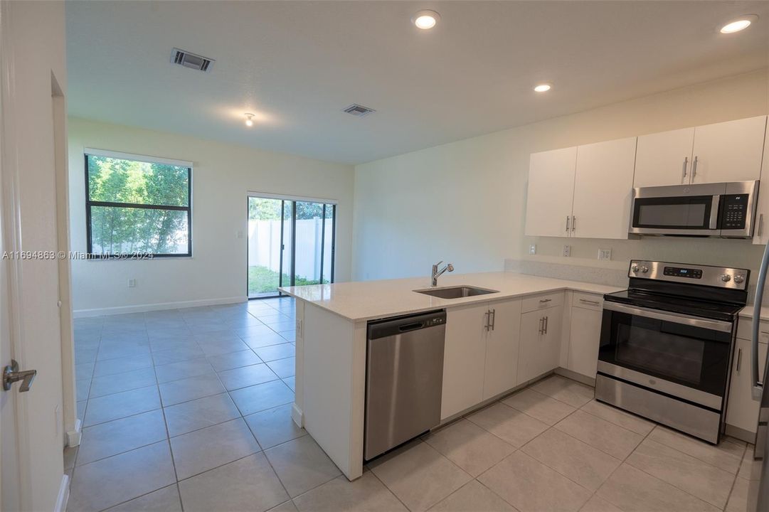 For Sale: $530,000 (3 beds, 2 baths, 1540 Square Feet)