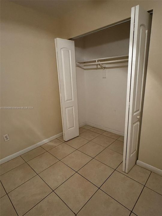 For Rent: $2,300 (2 beds, 2 baths, 965 Square Feet)