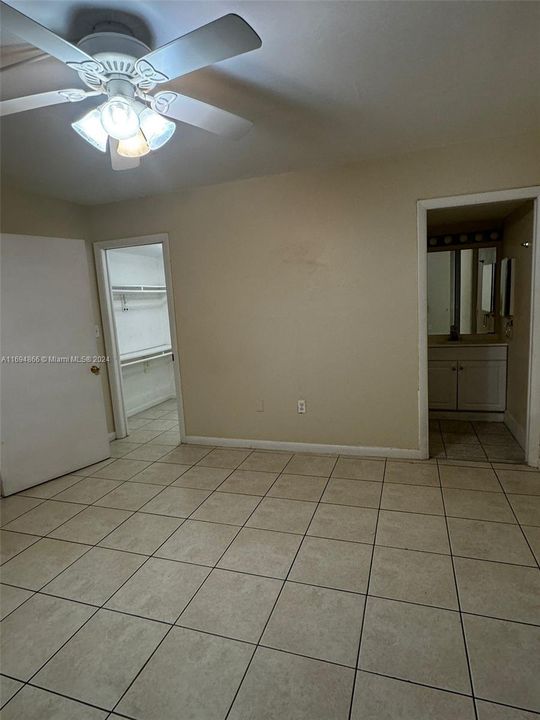 For Rent: $2,300 (2 beds, 2 baths, 965 Square Feet)