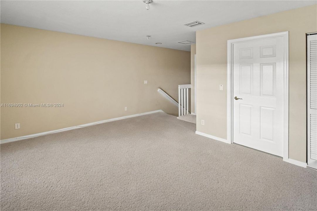 For Sale: $335,000 (2 beds, 1 baths, 1096 Square Feet)