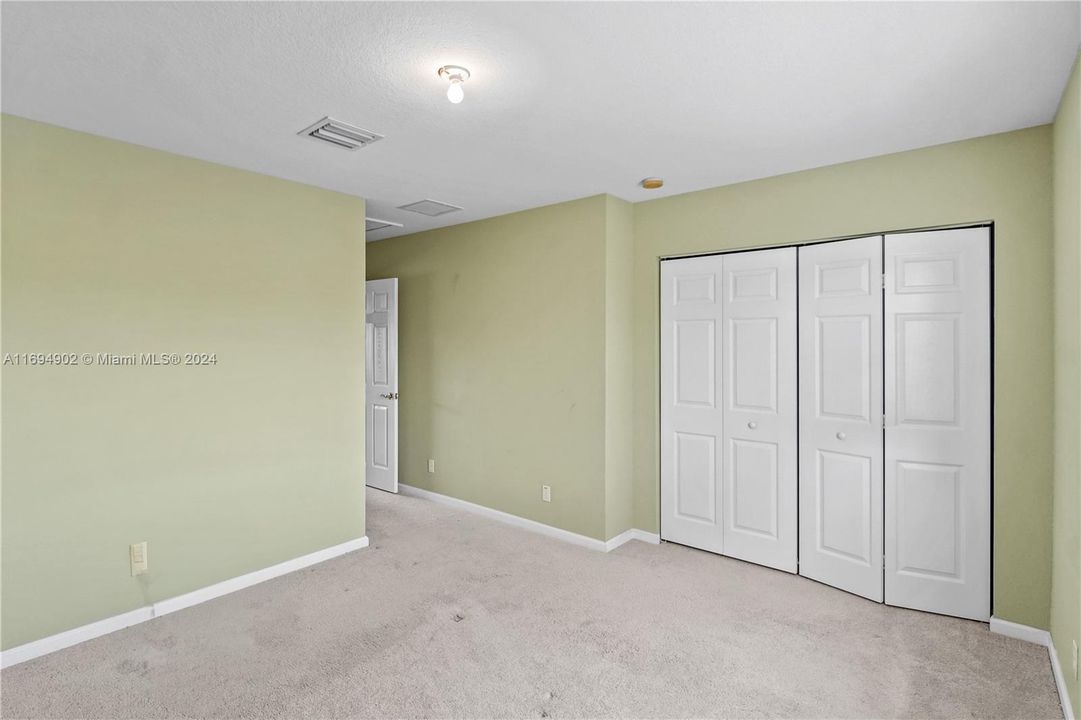 For Sale: $335,000 (2 beds, 1 baths, 1096 Square Feet)