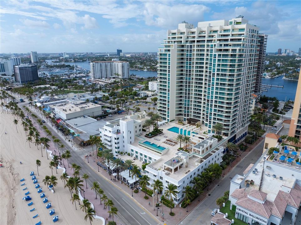 For Sale: $2,850,000 (3 beds, 3 baths, 3080 Square Feet)