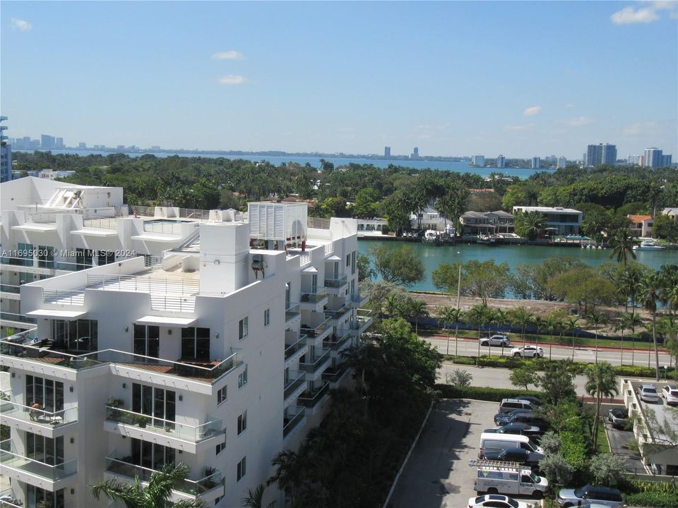 For Sale: $1,600,000 (2 beds, 2 baths, 1322 Square Feet)