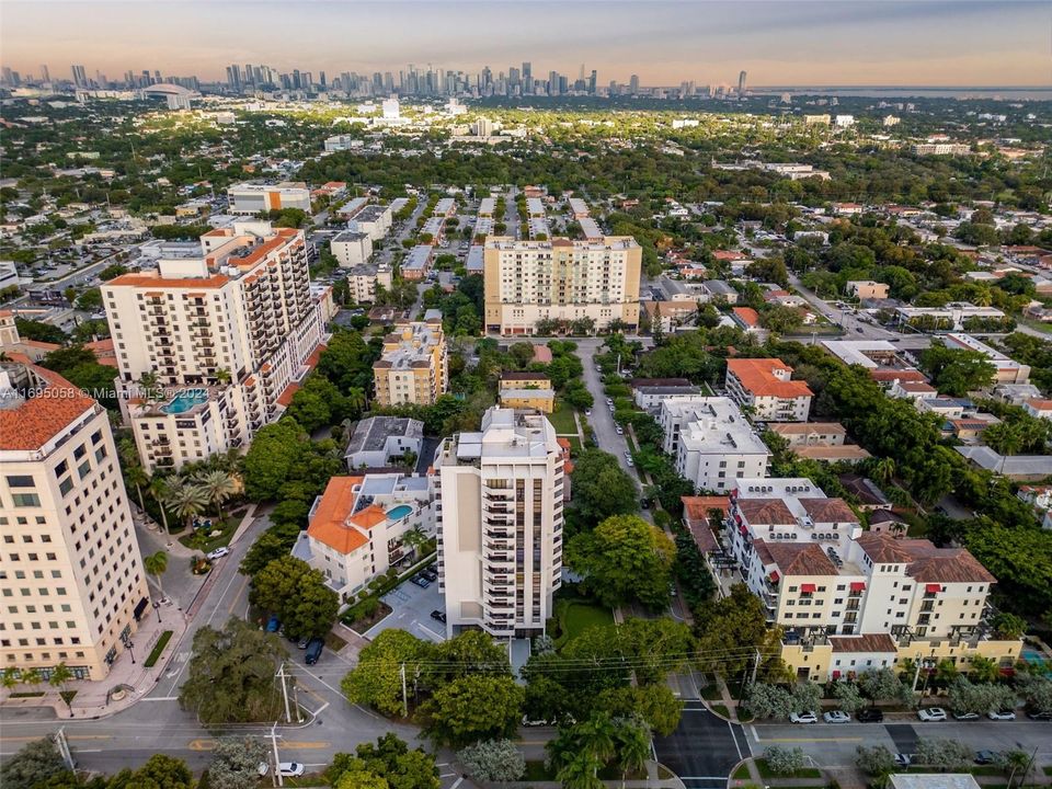 Recently Sold: $999,000 (2 beds, 3 baths, 1920 Square Feet)