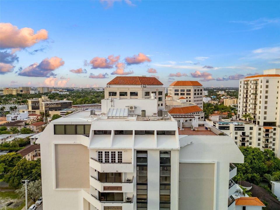 Recently Sold: $999,000 (2 beds, 3 baths, 1920 Square Feet)