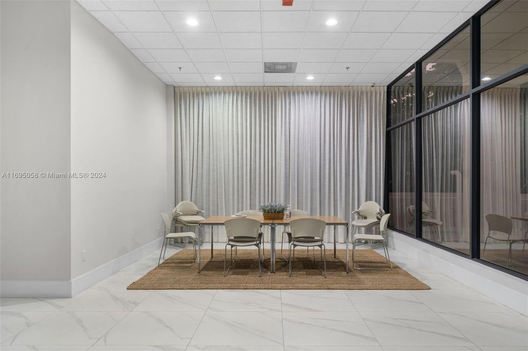 Recently Sold: $999,000 (2 beds, 3 baths, 1920 Square Feet)