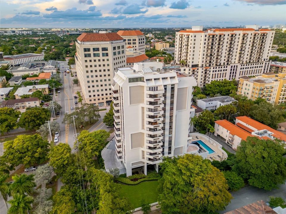 Recently Sold: $999,000 (2 beds, 3 baths, 1920 Square Feet)