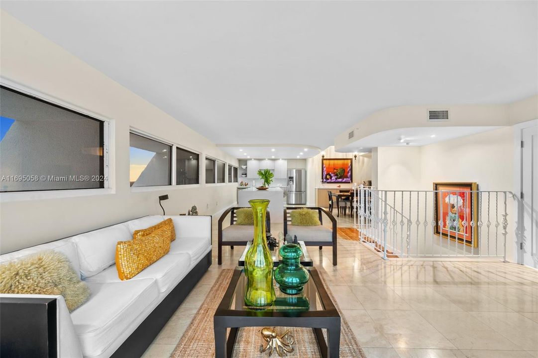 Recently Sold: $999,000 (2 beds, 3 baths, 1920 Square Feet)