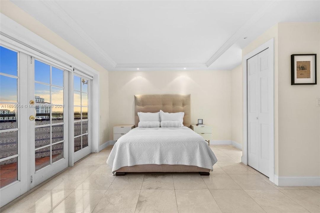 Recently Sold: $999,000 (2 beds, 3 baths, 1920 Square Feet)