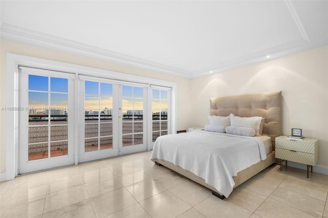 Recently Sold: $999,000 (2 beds, 3 baths, 1920 Square Feet)