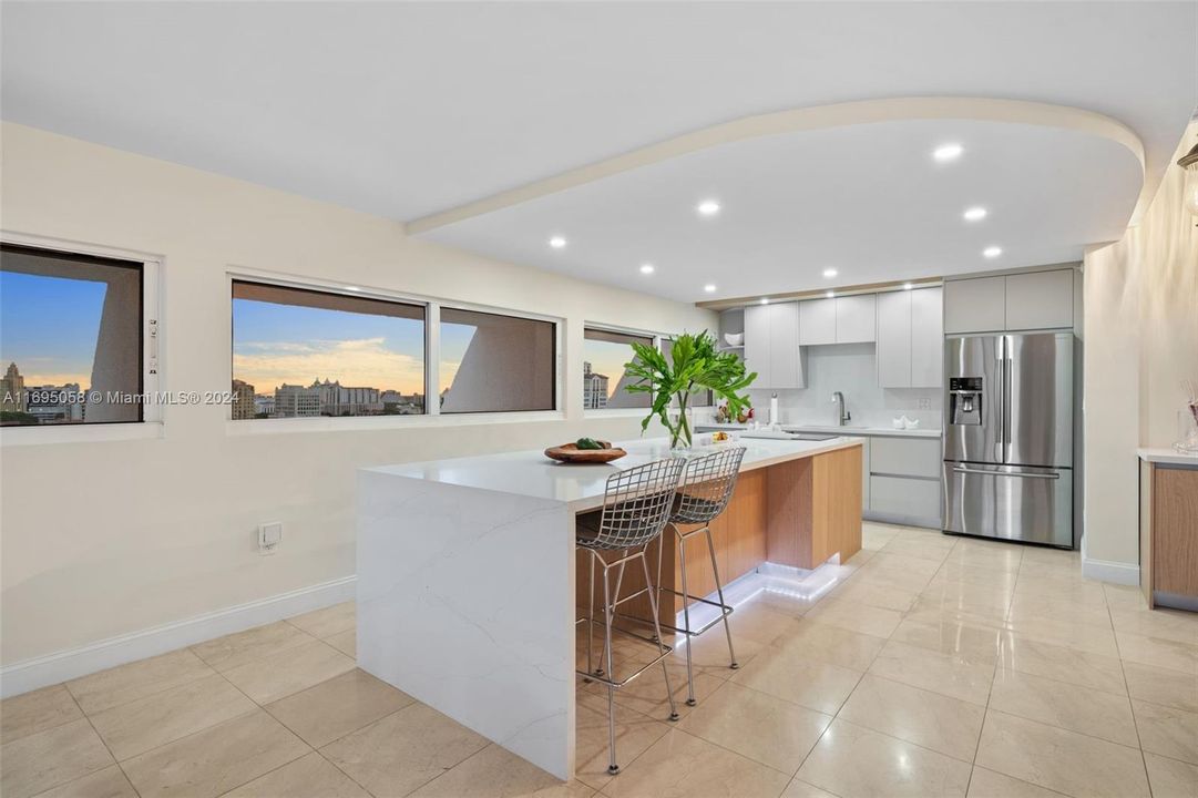 Recently Sold: $999,000 (2 beds, 3 baths, 1920 Square Feet)