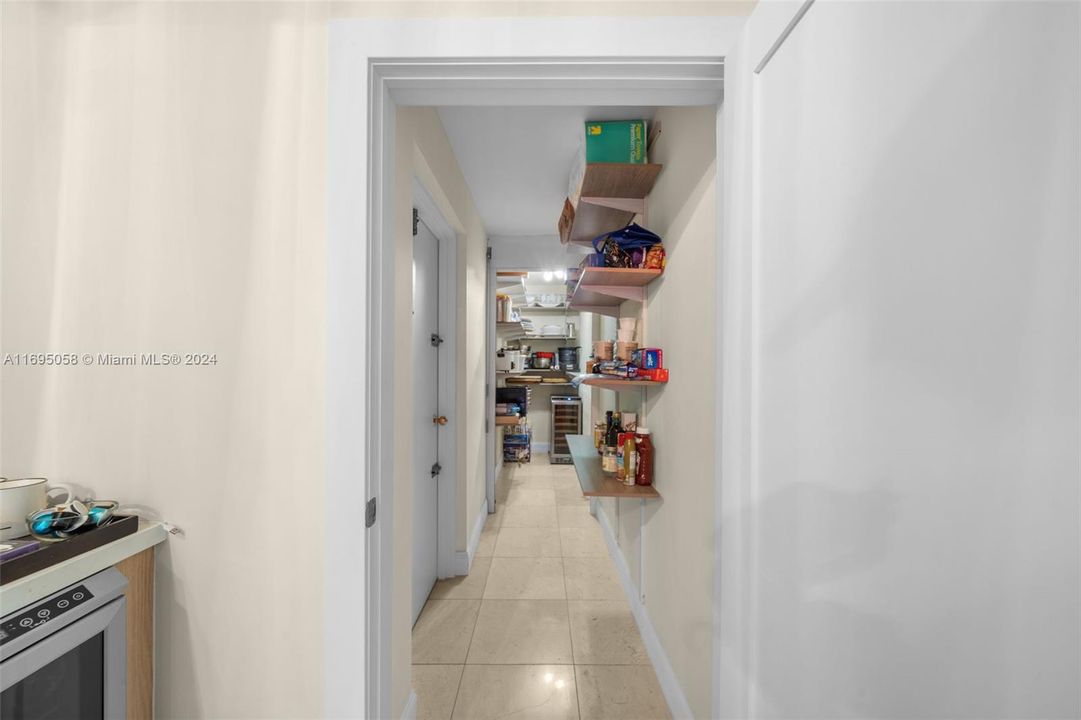 Recently Sold: $999,000 (2 beds, 3 baths, 1920 Square Feet)