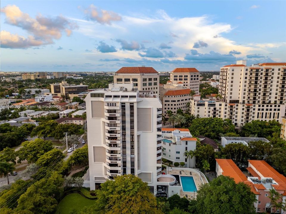 Recently Sold: $999,000 (2 beds, 3 baths, 1920 Square Feet)