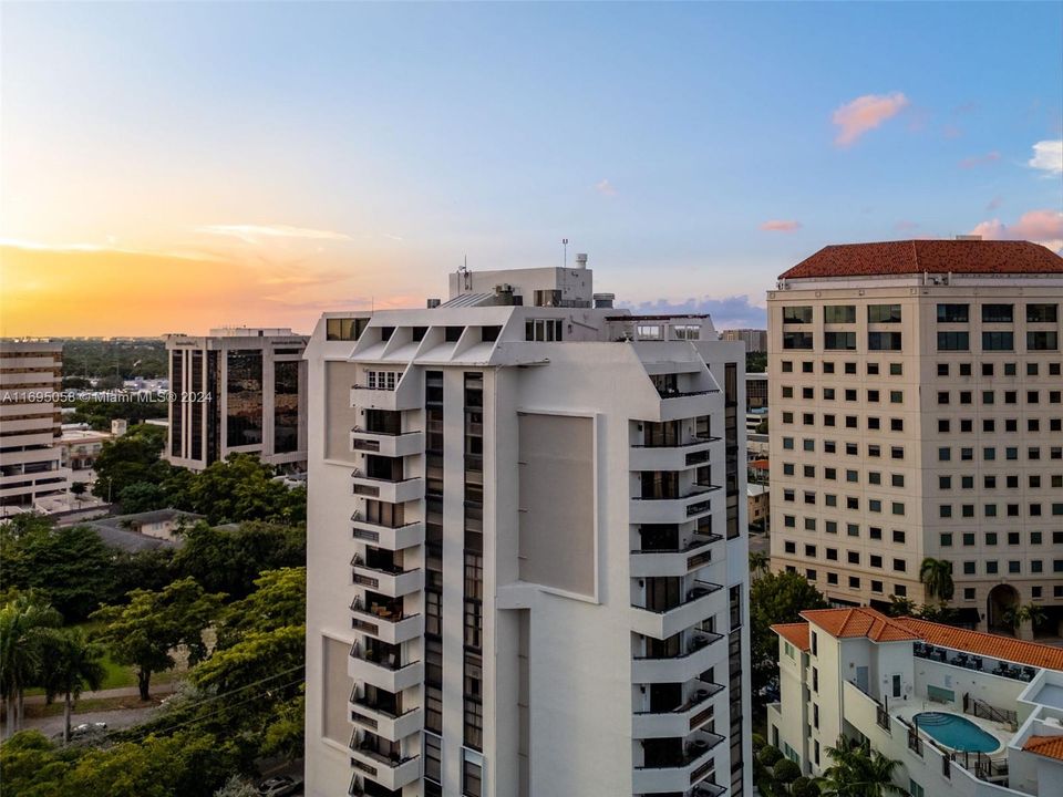 Recently Sold: $999,000 (2 beds, 3 baths, 1920 Square Feet)