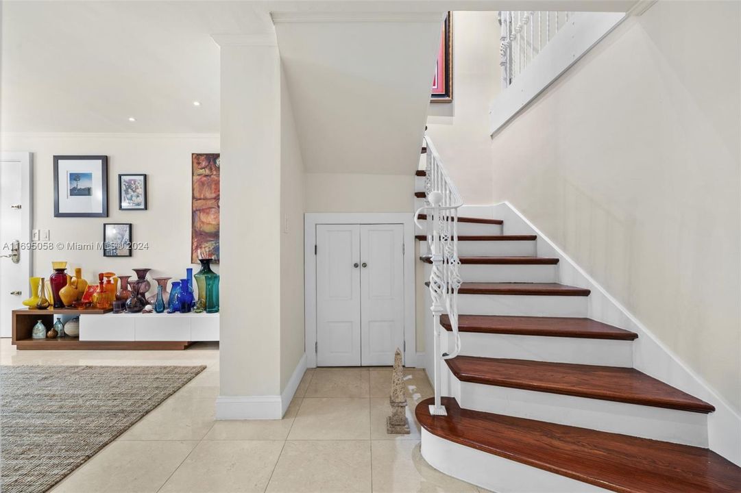 Recently Sold: $999,000 (2 beds, 3 baths, 1920 Square Feet)