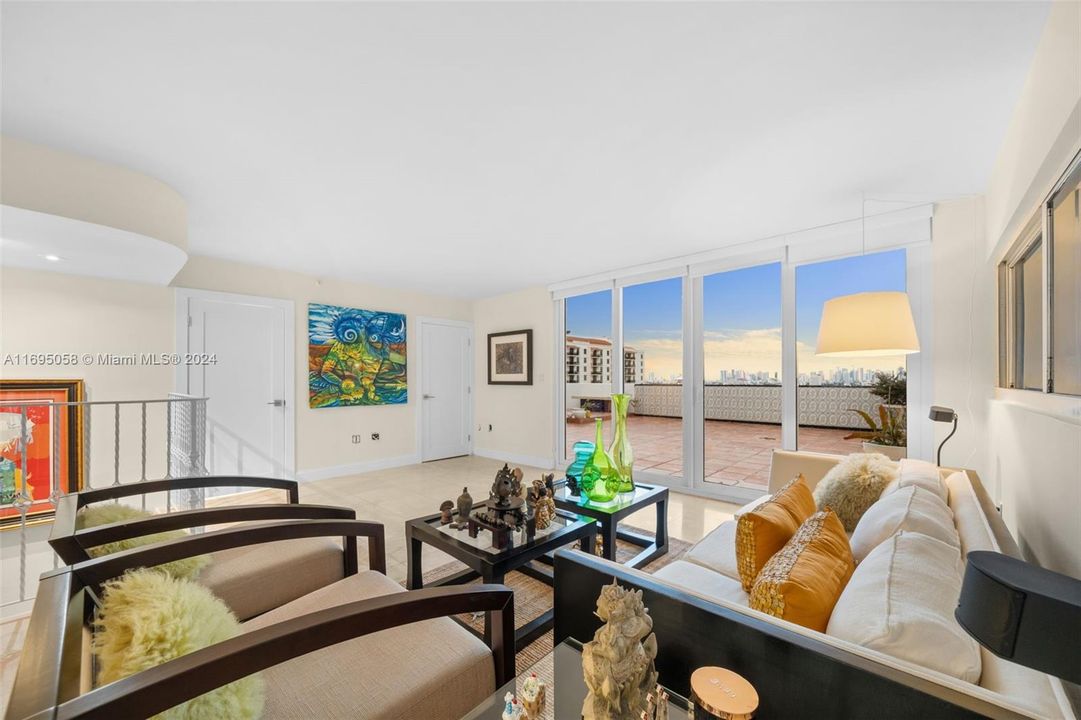 Recently Sold: $999,000 (2 beds, 3 baths, 1920 Square Feet)