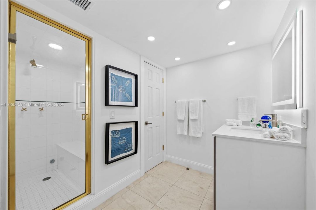 Recently Sold: $999,000 (2 beds, 3 baths, 1920 Square Feet)