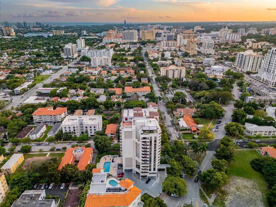 Recently Sold: $999,000 (2 beds, 3 baths, 1920 Square Feet)