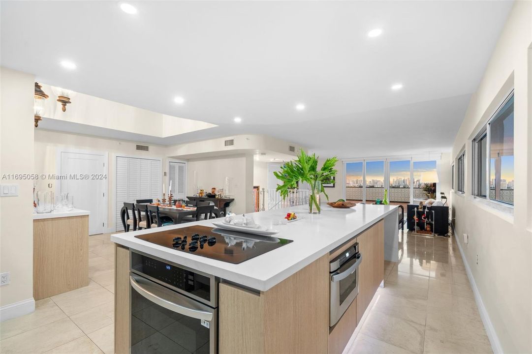 Recently Sold: $999,000 (2 beds, 3 baths, 1920 Square Feet)