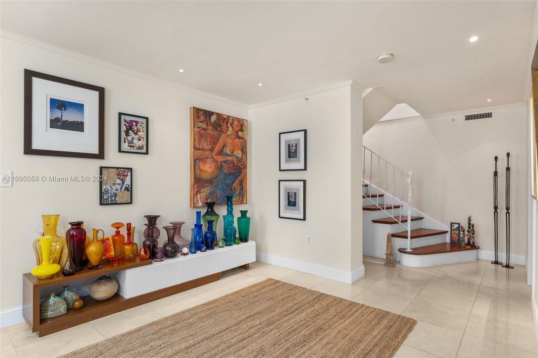 Recently Sold: $999,000 (2 beds, 3 baths, 1920 Square Feet)