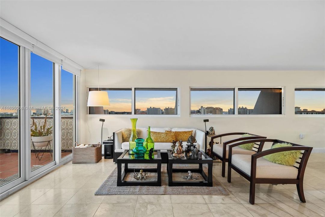 Recently Sold: $999,000 (2 beds, 3 baths, 1920 Square Feet)