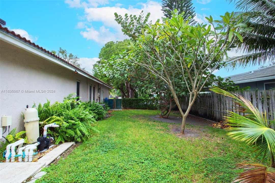 For Sale: $729,000 (3 beds, 2 baths, 2087 Square Feet)