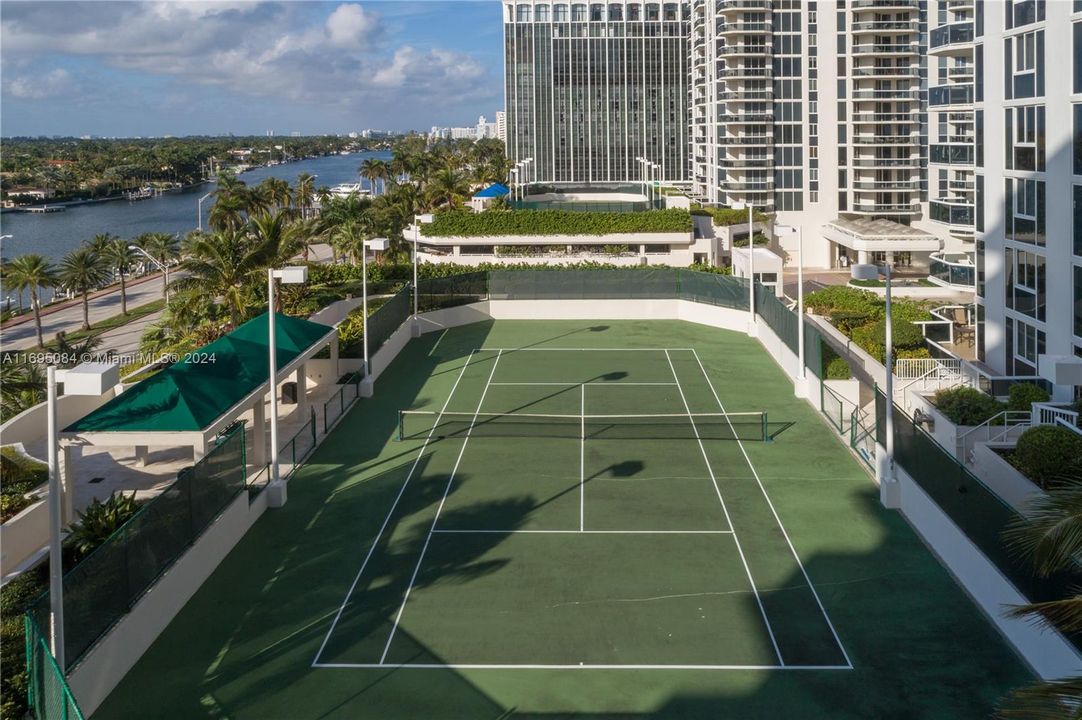 Tennis Court - Blue & Green Diamond