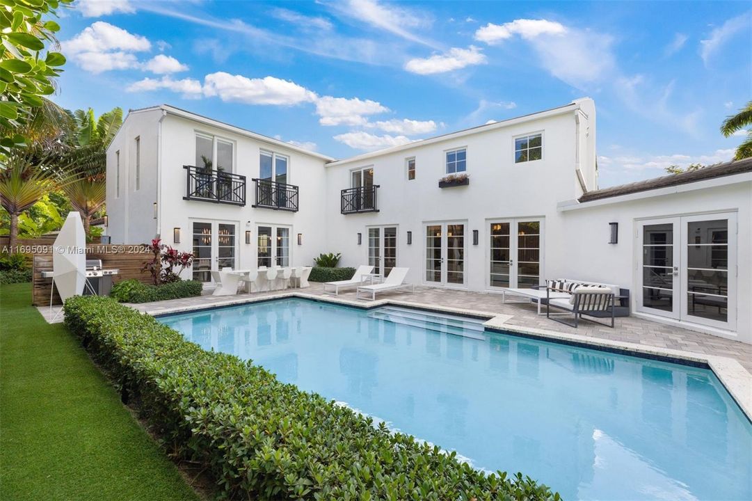 For Sale: $7,495,000 (6 beds, 6 baths, 5181 Square Feet)