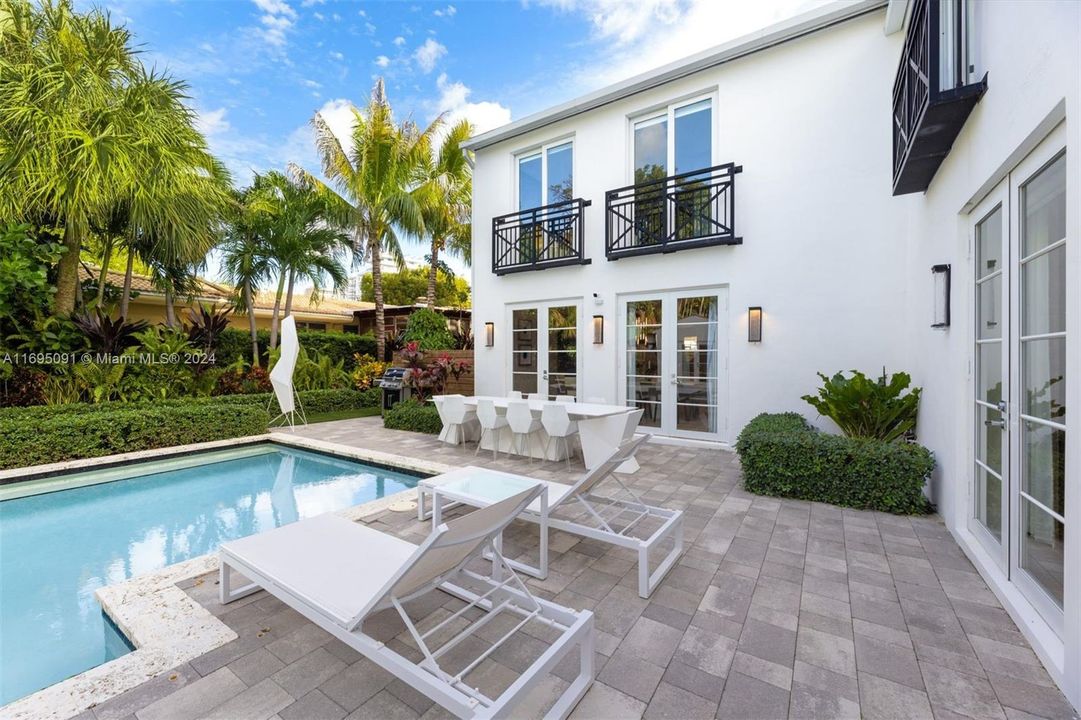 For Sale: $7,495,000 (6 beds, 6 baths, 5181 Square Feet)