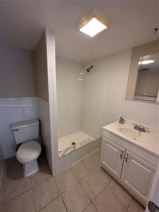 For Rent: $2,100 (2 beds, 2 baths, 900 Square Feet)