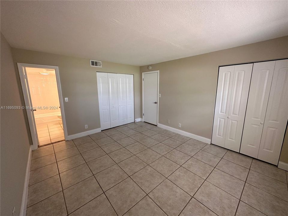 For Rent: $2,100 (2 beds, 2 baths, 900 Square Feet)