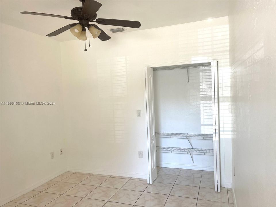 For Rent: $2,100 (2 beds, 1 baths, 900 Square Feet)