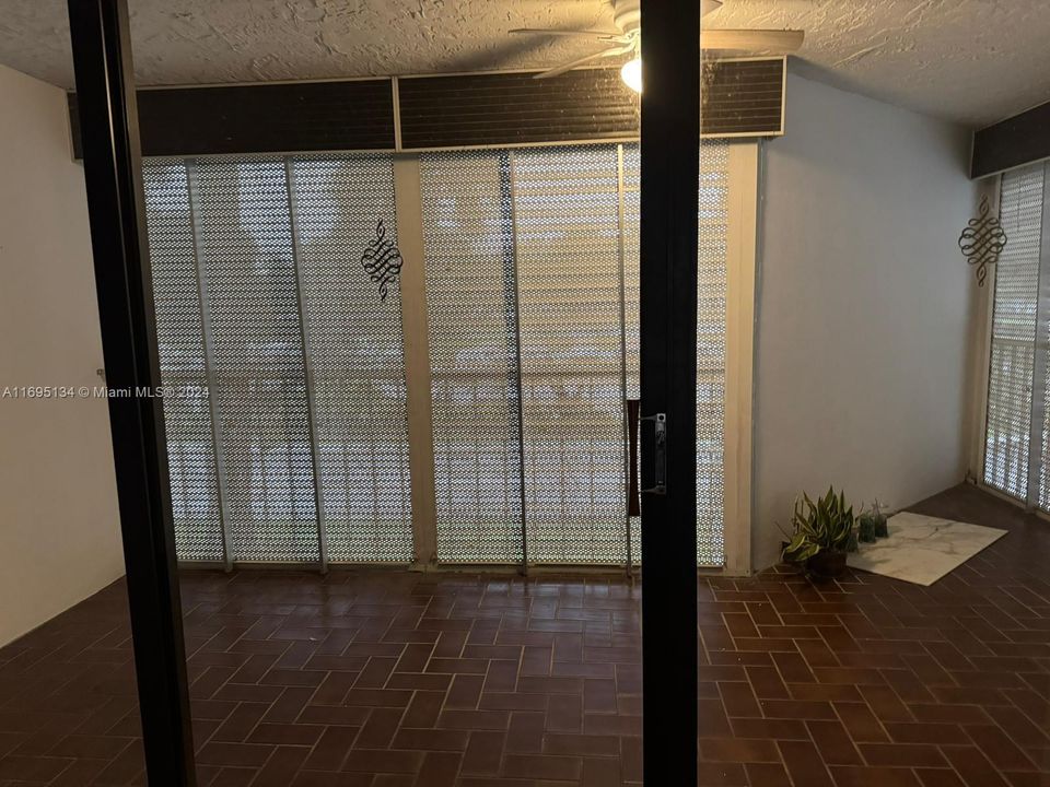 For Rent: $2,850 (2 beds, 2 baths, 1235 Square Feet)