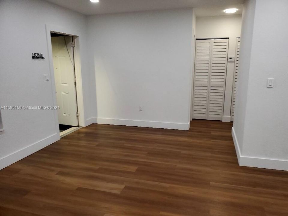 For Rent: $1,850 (1 beds, 1 baths, 760 Square Feet)