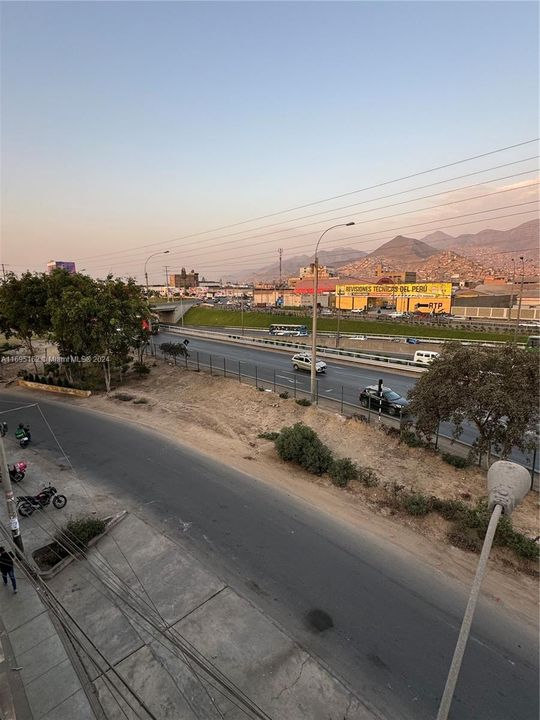 Vista del 4to piso a la panamericana Norte