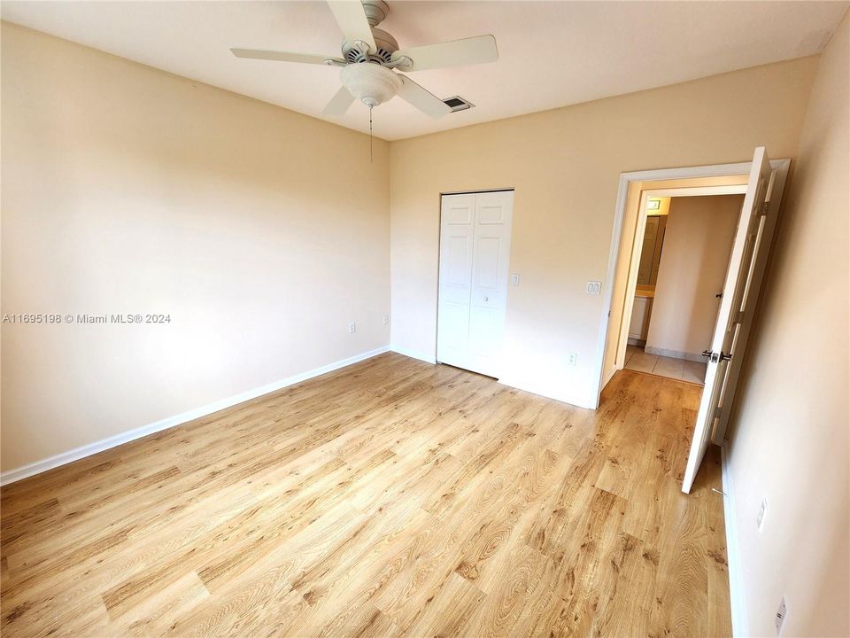 For Rent: $1,900 (1 beds, 1 baths, 775 Square Feet)