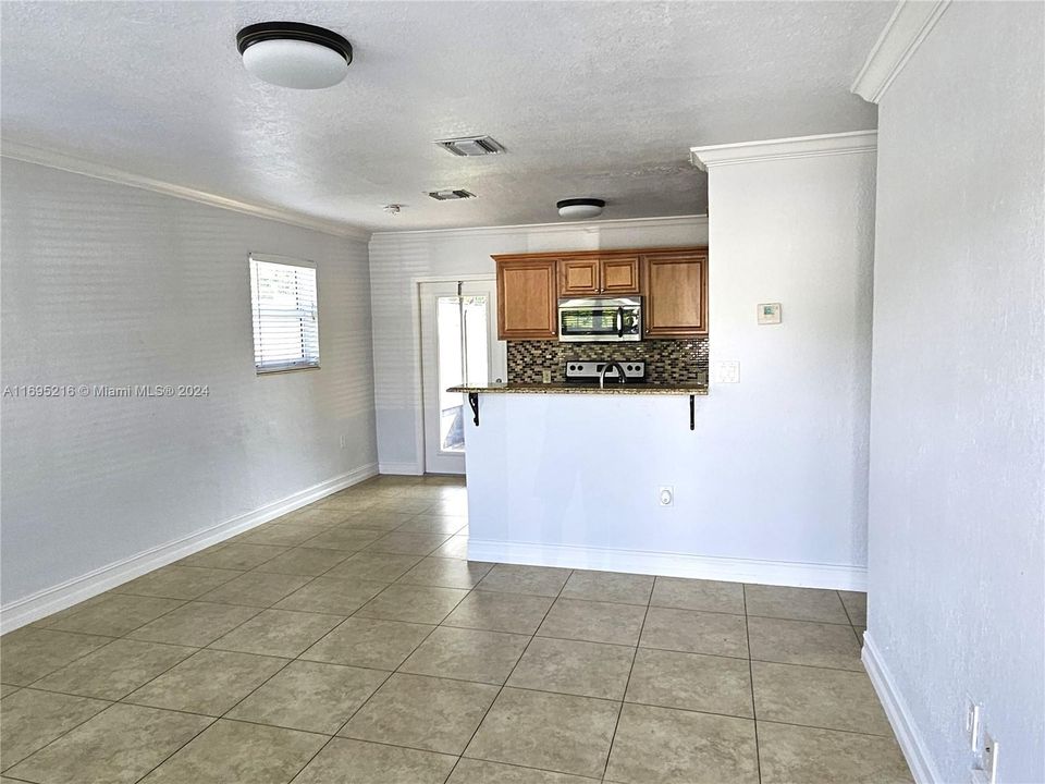 For Rent: $3,300 (3 beds, 2 baths, 1100 Square Feet)