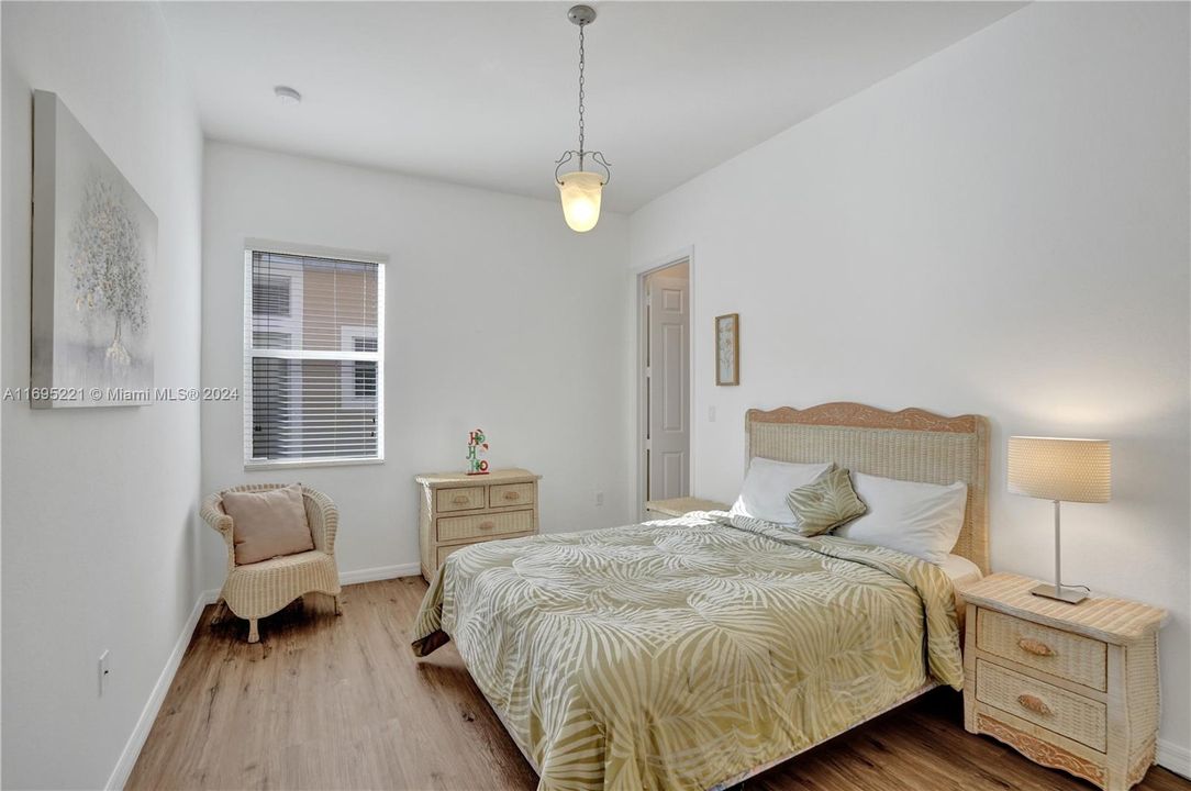 Downstairs Bedroom with Walking Closet