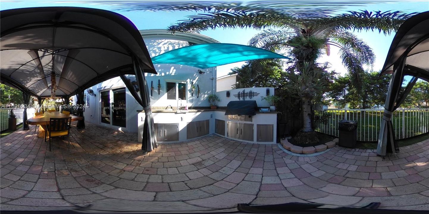 360º image of the patio!