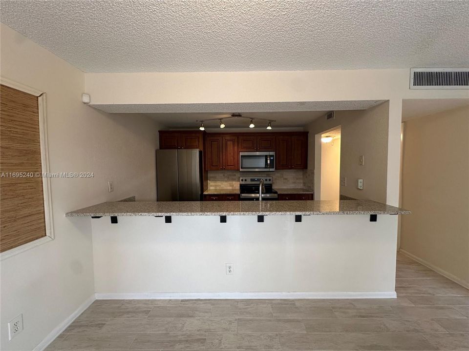 For Rent: $2,500 (2 beds, 2 baths, 1070 Square Feet)