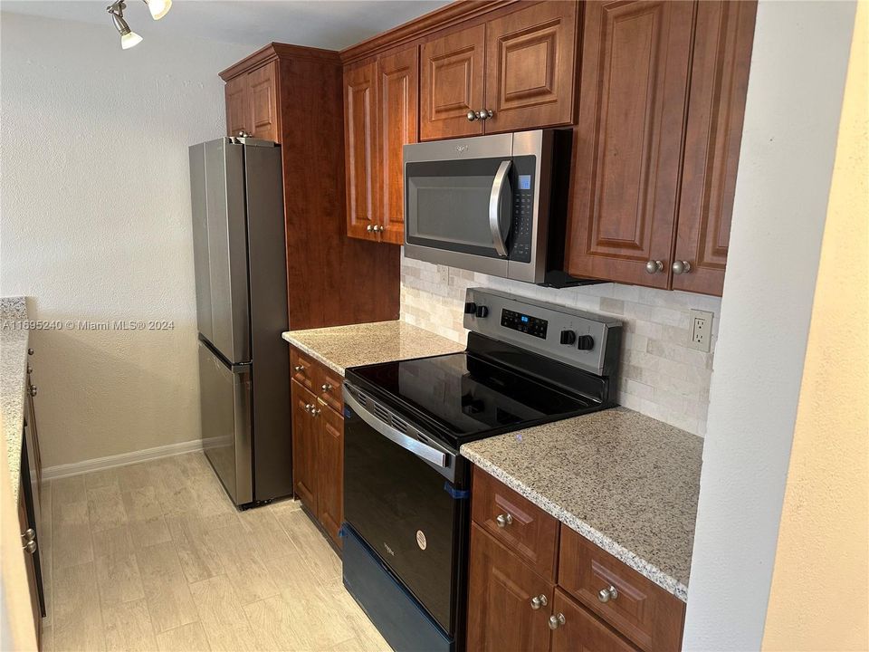 For Rent: $2,500 (2 beds, 2 baths, 1070 Square Feet)