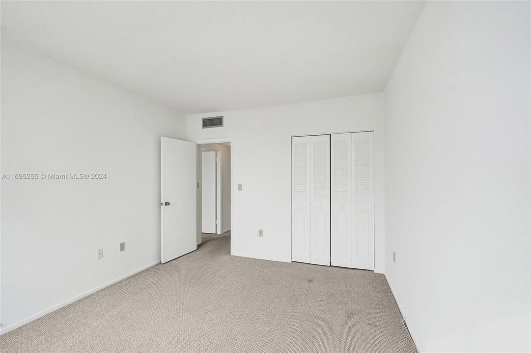 For Rent: $2,700 (2 beds, 2 baths, 1171 Square Feet)