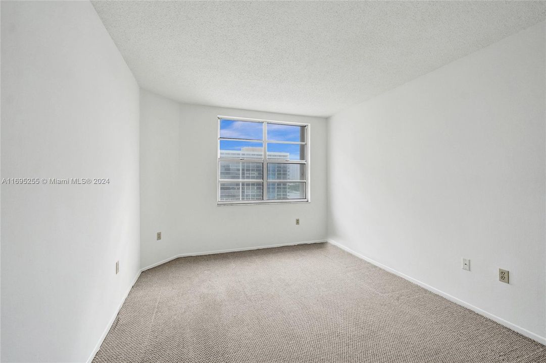 For Rent: $2,700 (2 beds, 2 baths, 1171 Square Feet)