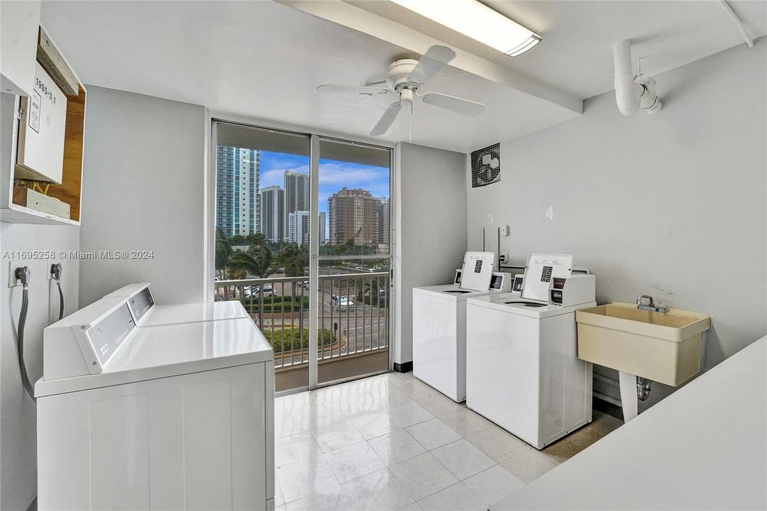 For Sale: $385,000 (2 beds, 2 baths, 1171 Square Feet)