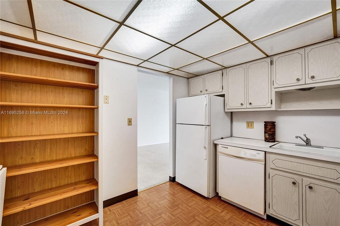 For Sale: $385,000 (2 beds, 2 baths, 1171 Square Feet)