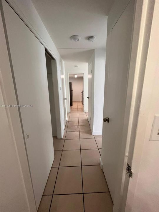 For Rent: $2,200 (1 beds, 1 baths, 741 Square Feet)