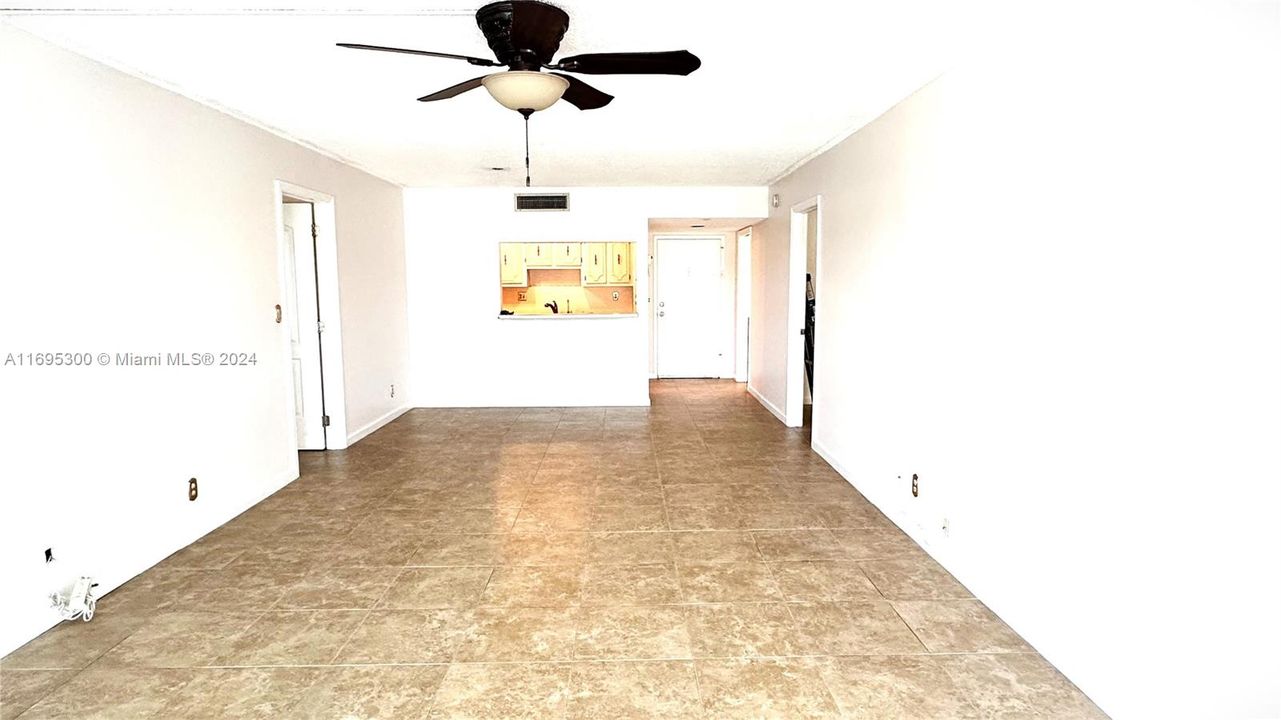 For Rent: $2,400 (2 beds, 2 baths, 1106 Square Feet)