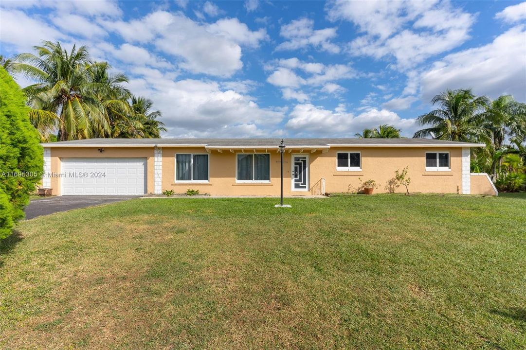 For Sale: $630,000 (3 beds, 2 baths, 2060 Square Feet)