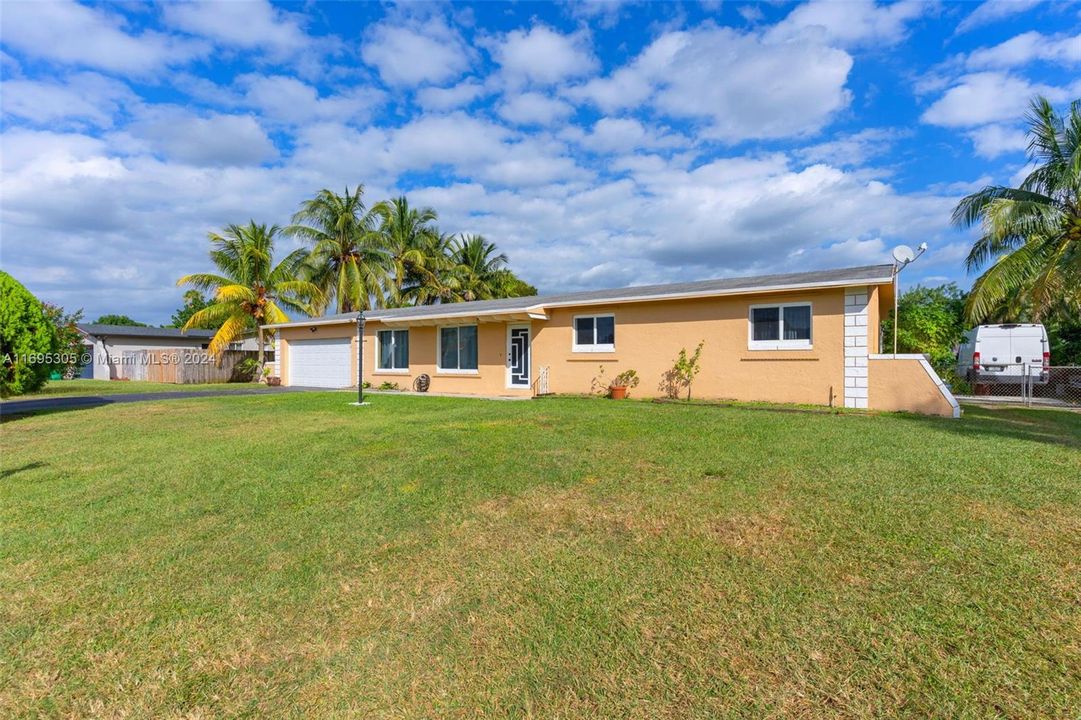 For Sale: $630,000 (3 beds, 2 baths, 2060 Square Feet)